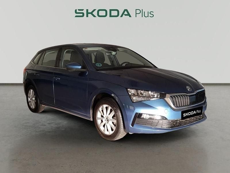 Azul Usado 2021 Skoda Scala Ambition Utilitario | 13.990 € (Precio justo) - Imagen 1/4