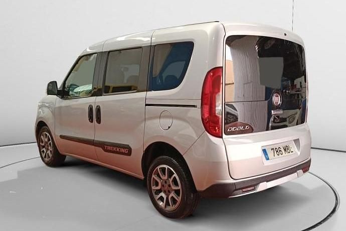 Usado Fiat Doblò Trekking 120 CV (88 kW) 2022 Monovolumen