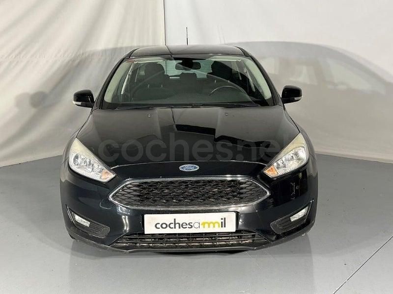 Usado Ford Focus Trend 125 CV (91 kW) 2016 Negro Familiar