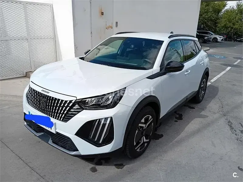 Usado Peugeot 2008 Allure 100 CV (73 kW) 2024 Blanco SUV