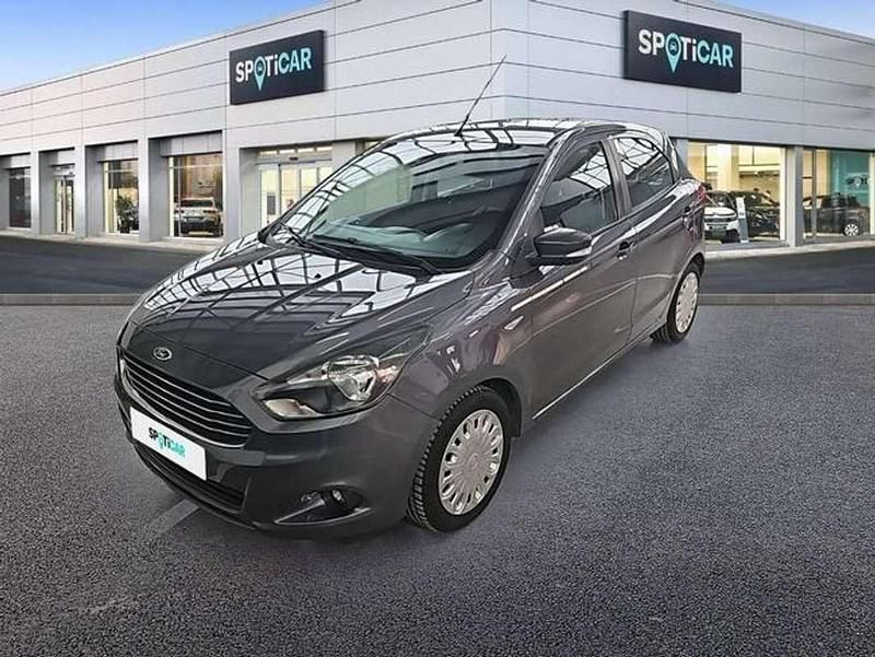 Usado Ford Ka Plus 69 CV (50 kW) 2017 Gris Utilitario