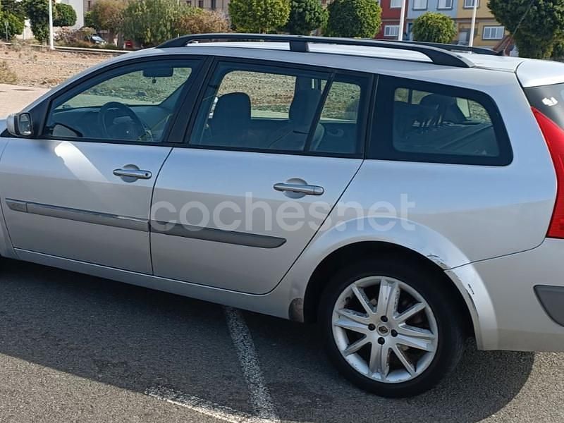 Gris / plata Usado 2005 Renault Mégane GrandTour Familiar | 2950 € (Precio justo) - Imagen 1/4