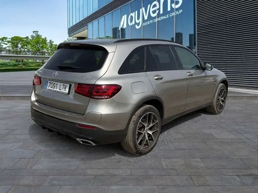 Usado Mercedes GLC300e 306 CV (225 kW) 2021 Gris SUV