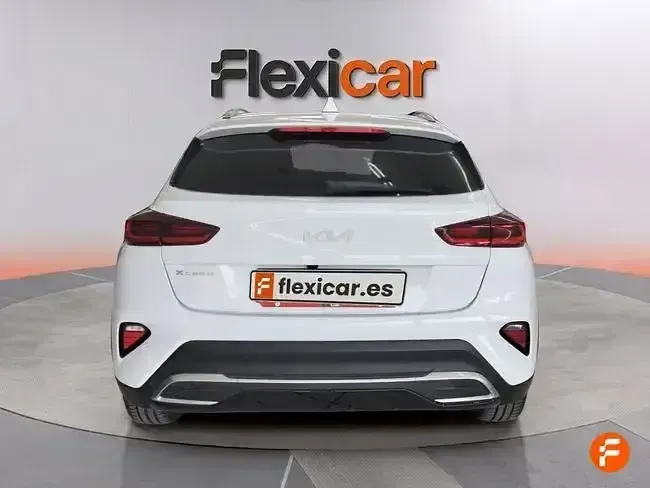 Usado Kia XCeed 120 CV (88 kW) 2023 Blanco SUV