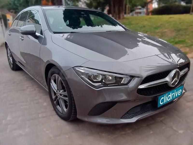Usado Mercedes CLA200 Shooting Brake 150 CV (110 kW) 2019 Gris / plata Familiar