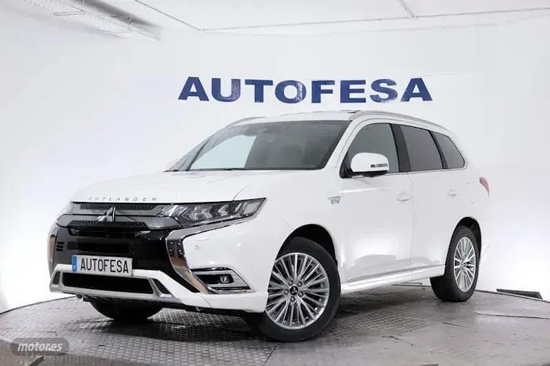 Blanco Usado 2020 Mitsubishi Outlander P-HEV SUV | 22.850 € (Precio justo) - Imagen 1/4