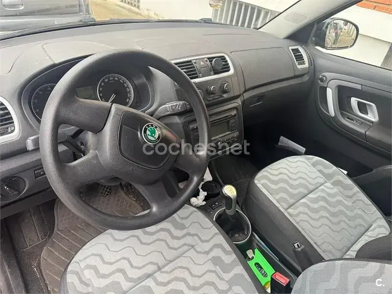Usado Skoda Fabia 60 CV (44 kW) 2009 Negro Familiar