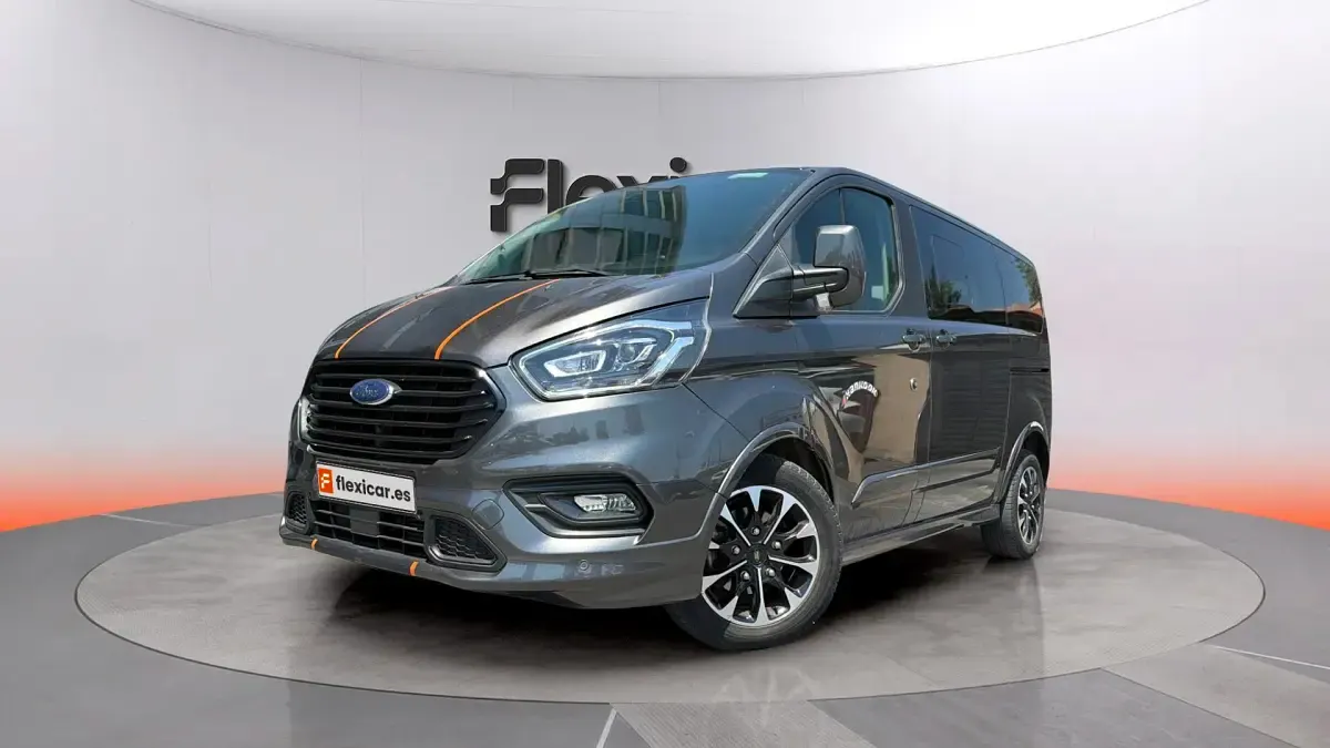 Usado Ford Tourneo Custom Titanium 150 CV (110 kW) 2022 Gris Van