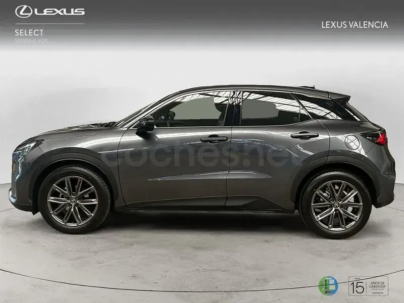 Usado Lexus LBX 136 CV (100 kW) 2026 Gris / plata SUV