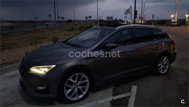Usado Seat Leon ST FR 150 CV (110 kW) 2016 Gris / plata Familiar
