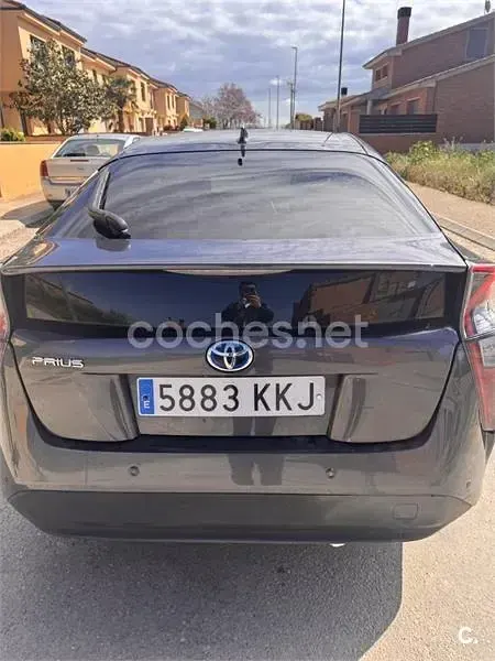 Usado Toyota Prius 122 CV (89 kW) 2018 Gris / plata Utilitario