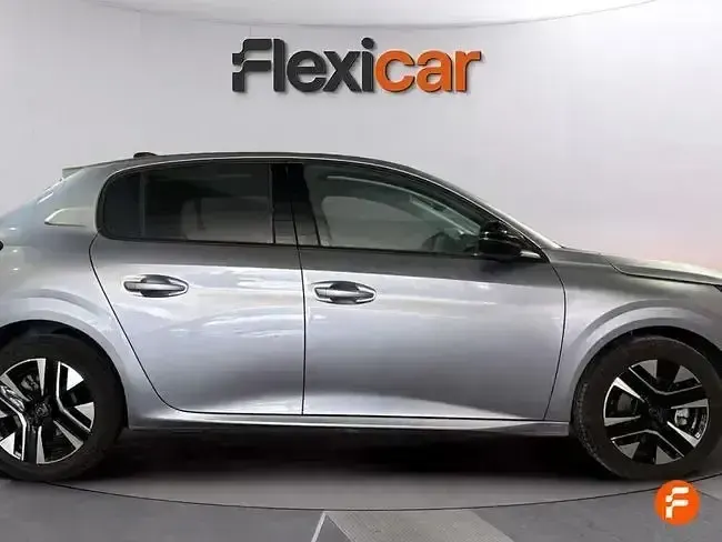 Usado Peugeot 208 Allure 100 CV (73 kW) 2025 Gris Utilitario