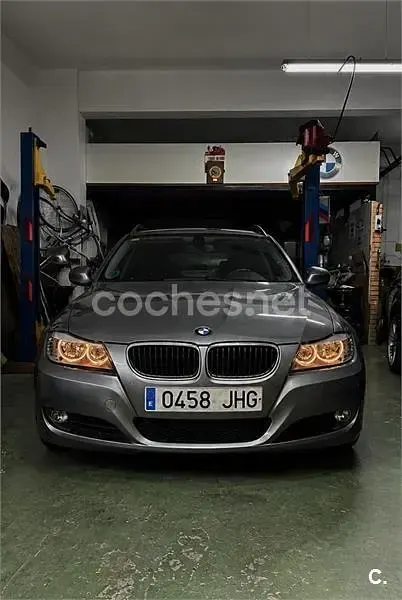 Usado BMW 318 129 CV (94 kW) 2008 Gris / plata Familiar
