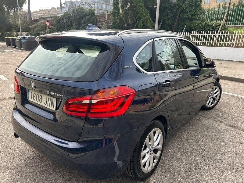 Usado BMW 225 Active Tourer iPerformance 224 CV (164 kW) 2016 Azul Monovolumen