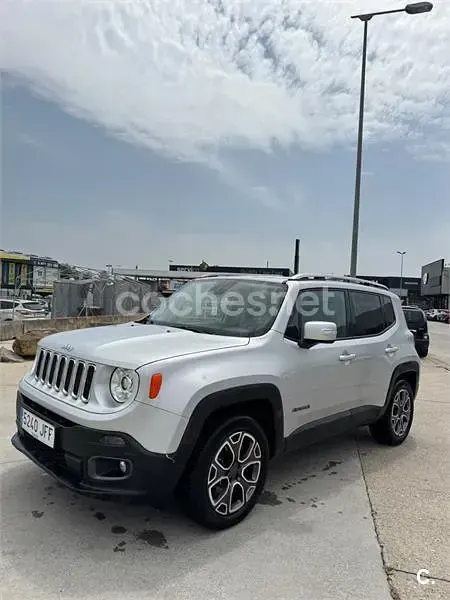 Usado Jeep Renegade Limited 140 CV (102 kW) 2015 Gris / plata SUV