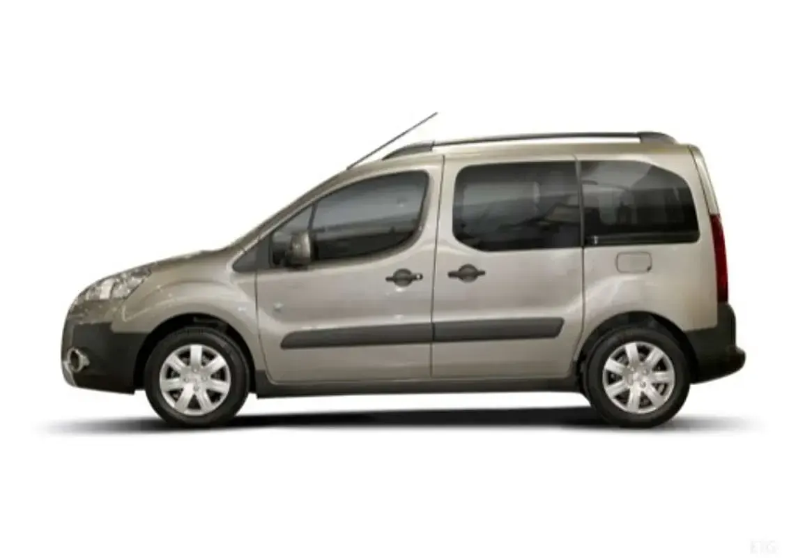 Usado Peugeot TePee Access 75 CV (55 kW) 2018 Blanco Van