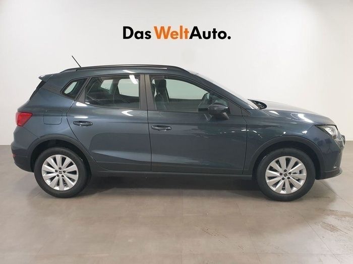 Używany Seat Arona Reference 95 KM (69 kW) 2024 Szary SUV