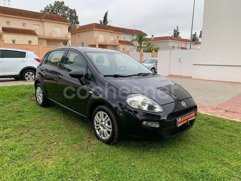 Usado Fiat Punto Lounge 95 CV (69 kW) 2013 Negro Berlina