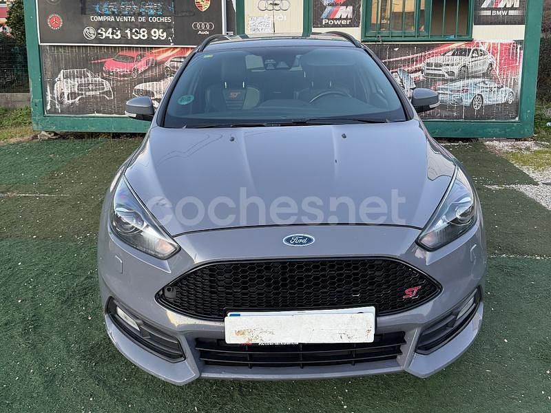 Usado Ford Focus ST 185 CV (136 kW) 2016 Gris / plata Familiar