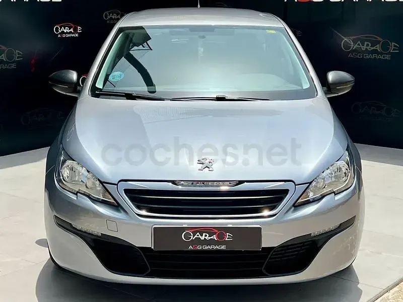Usado Peugeot 308 SW Access 100 CV (73 kW) 2016 Gris / plata Familiar