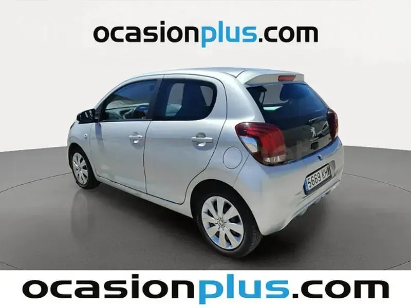 Usado Peugeot 108 Active 82 CV (60 kW) 2018 Gris / plata Berlina