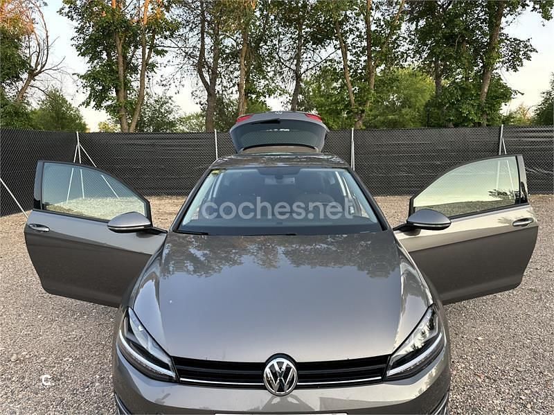 Usado VW Golf VII Advance 125 CV (91 kW) 2015 Gris / plata Berlina