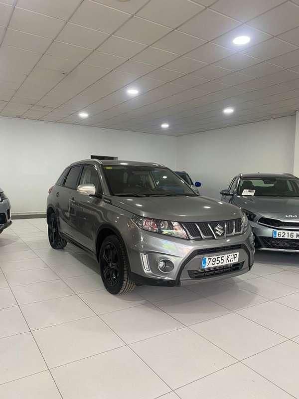 Usado Suzuki Vitara GLX 140 CV (102 kW) 2018 Gris SUV