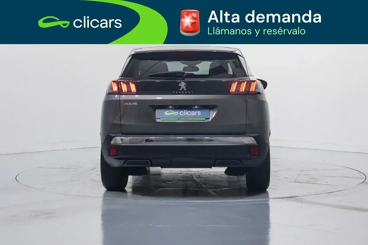 Usado Peugeot 3008 Allure 130 CV (95 kW) 2024 Gris SUV