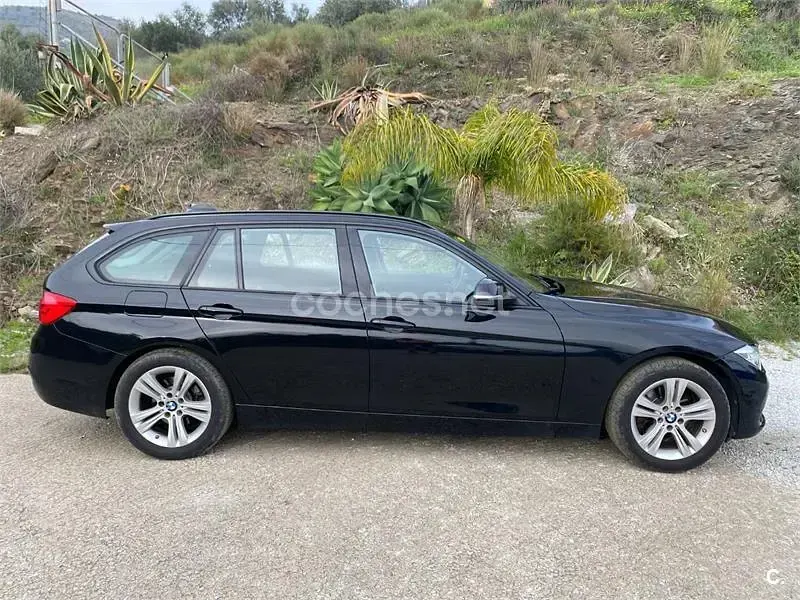 Usado BMW 320 Comfort Edition 190 CV (139 kW) 2017 Negro Familiar