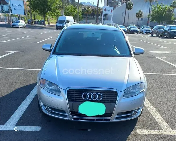 Usado Audi A4 140 CV (102 kW) 2008 Gris / plata Familiar