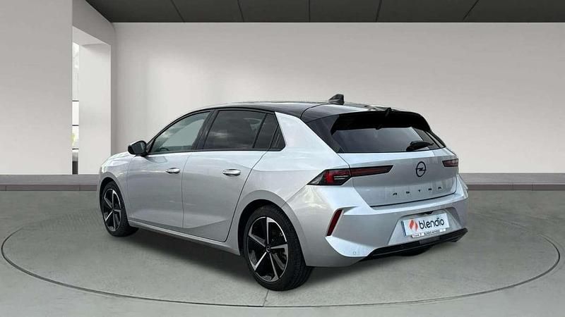 Gris Usado 2024 Opel Astra Utilitario | 18.551 € (Precio justo) - Imagen 1/4