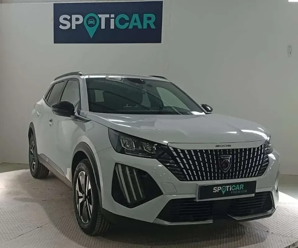 Usado Peugeot 2008 Allure 102 CV (75 kW) 2024 Blanco SUV