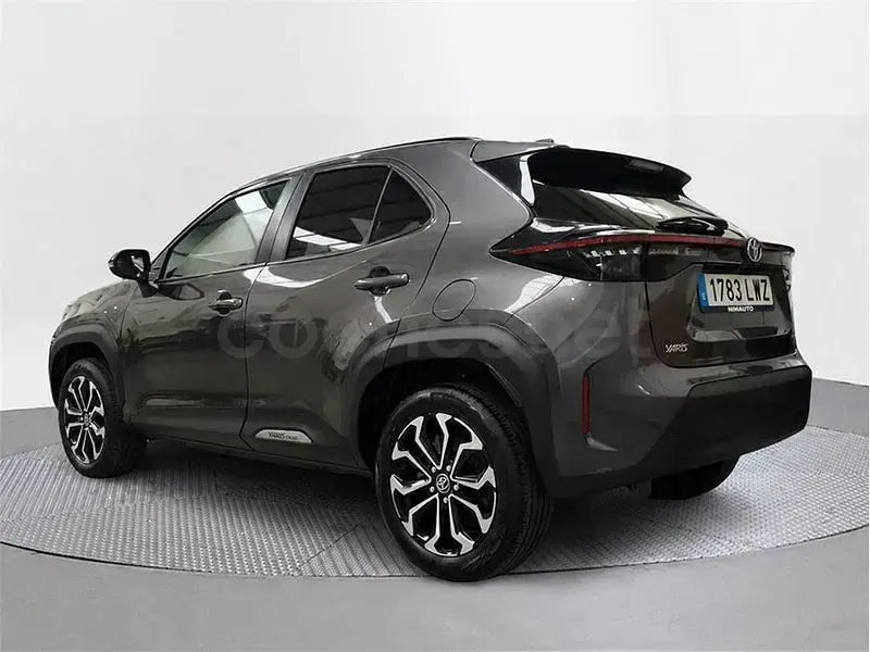 Usado Toyota Yaris Cross Style 116 CV (85 kW) 2022 Gris / plata SUV