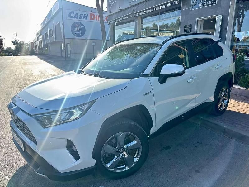 Blanco Usado 2020 Toyota RAV4 Hybrid Advance SUV | 23.790 € (Precio justo) - Imagen 1/4