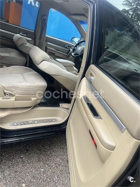 Usado Ssangyong (KGM) Rodius 165 CV (121 kW) 2009 Negro Monovolumen