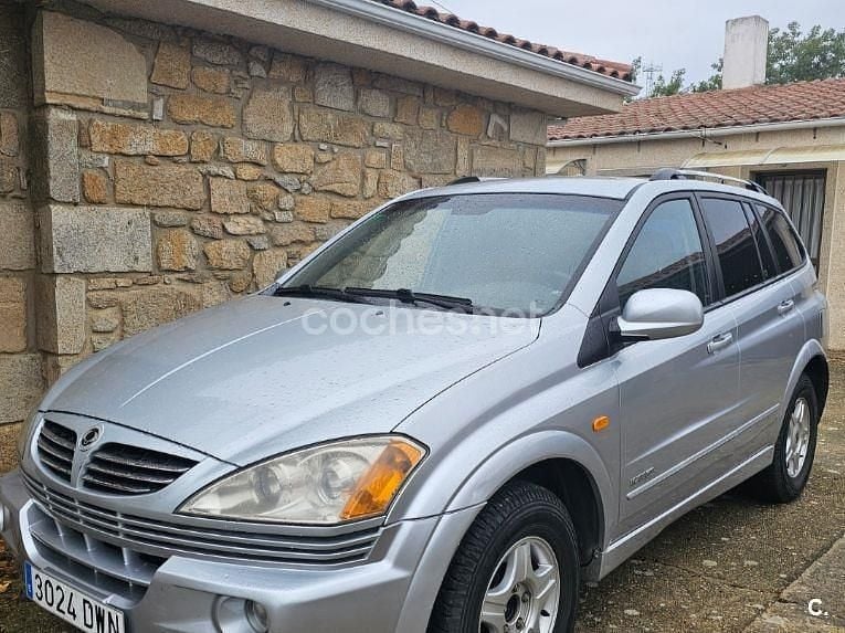 Gris / plata Usado 2006 Ssangyong (KGM) Kyron Limited SUV | 4900 € - Imagen 1/4