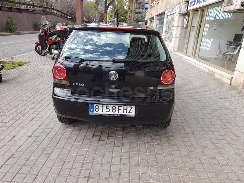 Usado VW Polo Advance 80 CV (58 kW) 2006 Negro Utilitario
