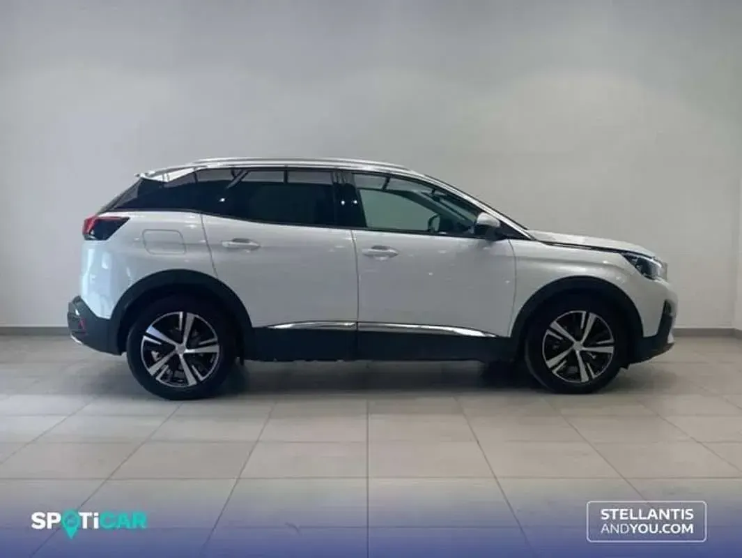 Usado Peugeot 3008 Allure 131 CV (96 kW) 2019 Blanco SUV