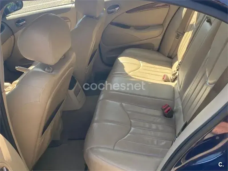 Usado Jaguar S-Type 238 CV (175 kW) 2002 Azul Berlina