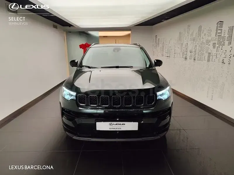 Usado Jeep Compass Summit 240 CV (176 kW) 2025 Verde SUV