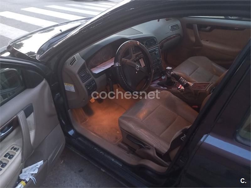 Usado Volvo S60 Momentum 163 CV (119 kW) 2004 Azul Berlina