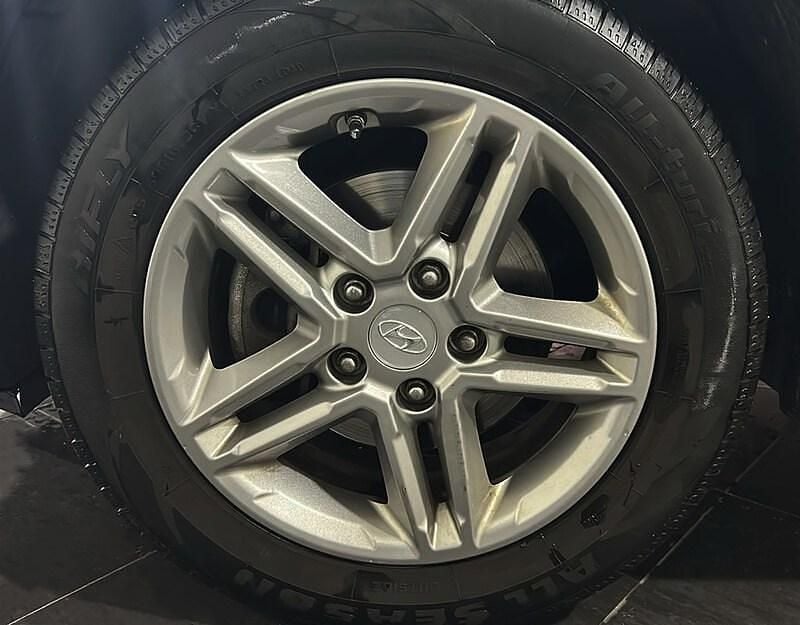 Usado Hyundai Kona 120 HP (88 kW) 2019 Cinzento SUV