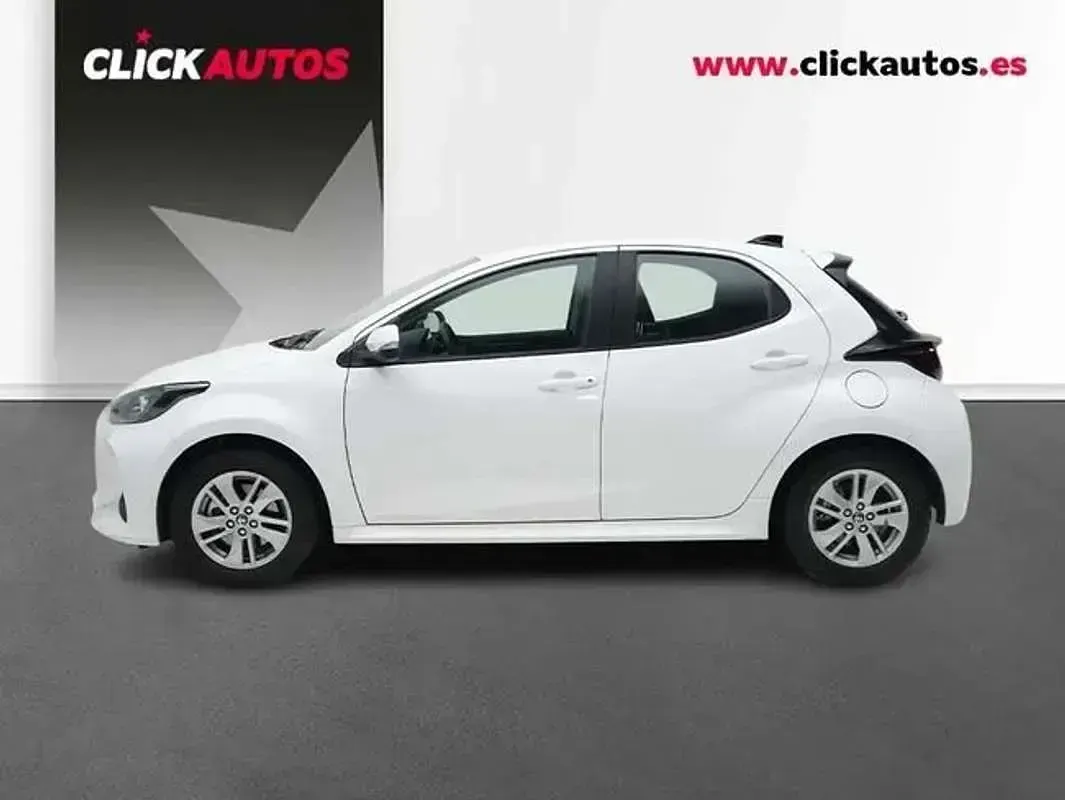 Begagnad Toyota Yaris Hybrid Business Edition 116 HK (85 kW) 2025 Vit Halvkombi