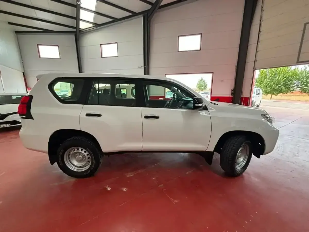 Usado Toyota Land Cruiser 204 CV (150 kW) 2022 Blanco