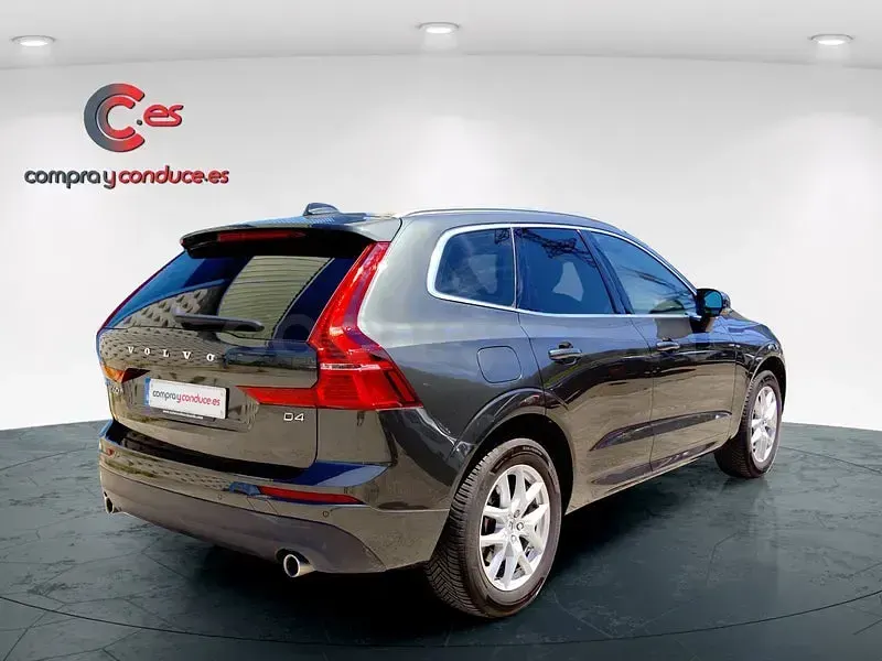 Usado Volvo XC60 Momentum 190 CV (139 kW) 2019 Gris / plata SUV