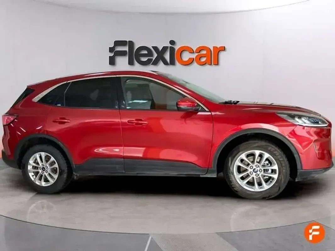 Usado Ford Kuga Titanium 150 CV (110 kW) 2023 Rojo SUV
