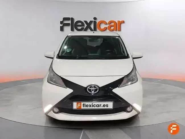 Occasion Toyota Aygo X-play 69 PK (50 kW) 2017 Wit Hatchback
