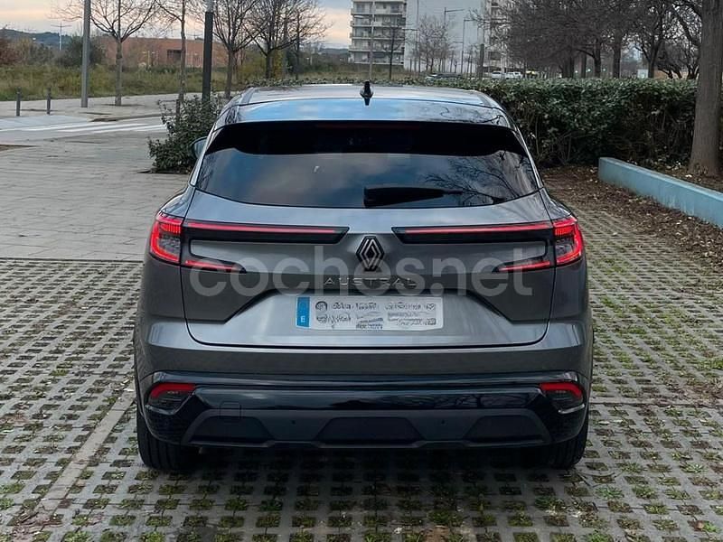 Usado Renault Austral Techno 158 CV (116 kW) 2024 Gris / plata SUV