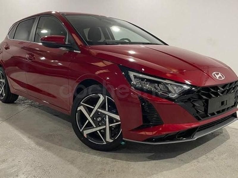 Usado Hyundai i20 100 CV (73 kW) 2025 Granate Berlina