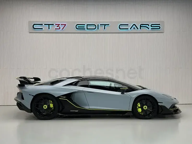 Usado Lamborghini Aventador 2020 Gris Descapotable